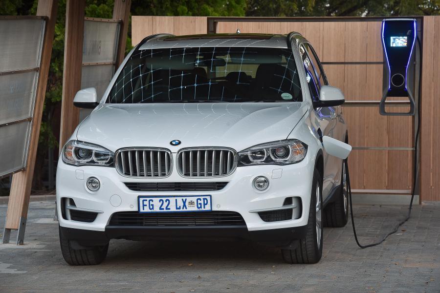  BMW X5 xDrive40e 2016 года  (ZA) (фото 2 из 3)